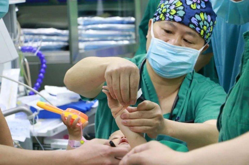 老河口市妇婴监护型护送