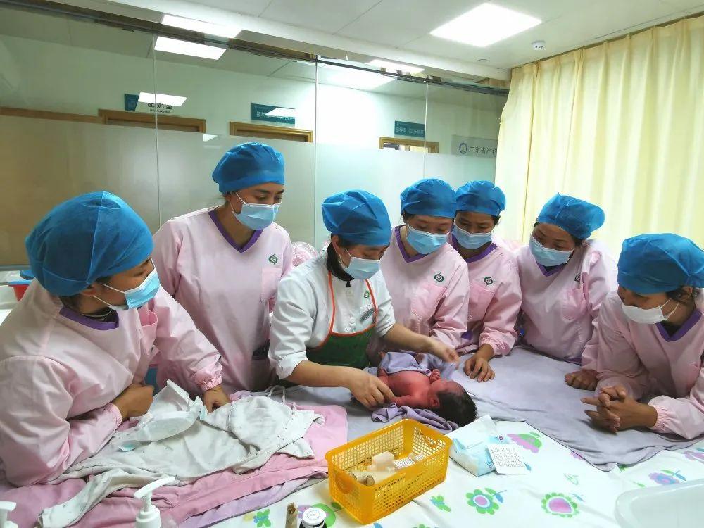老河口市妇婴监护型护送